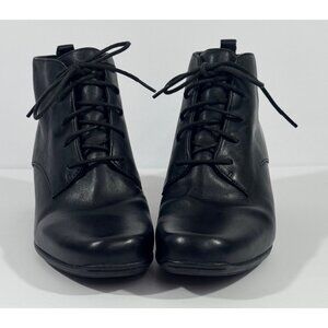 Clarks Artisan Lace-Up Ankle Booties Black Leather Low Heels Womens Size 7